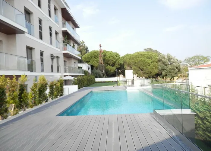 Ripple - Modern Condo With Pool, Aircon, Parking * リスボン
