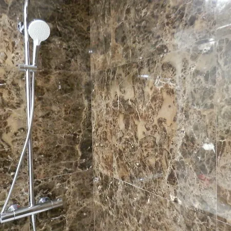 דירה Ripple - Modern Condo With Pool, Aircon, Parking