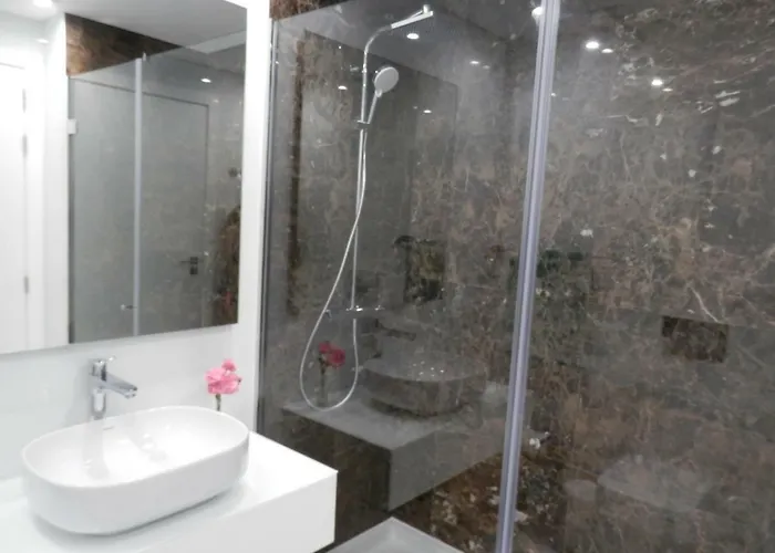 Ripple - Modern Condo With Pool, Aircon, Parking דירה *