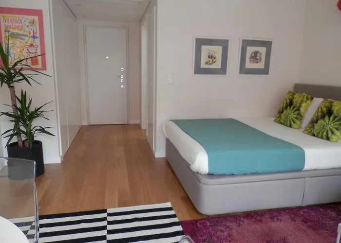 Ripple - Modern Condo With Pool, Aircon, Parking ליסבון